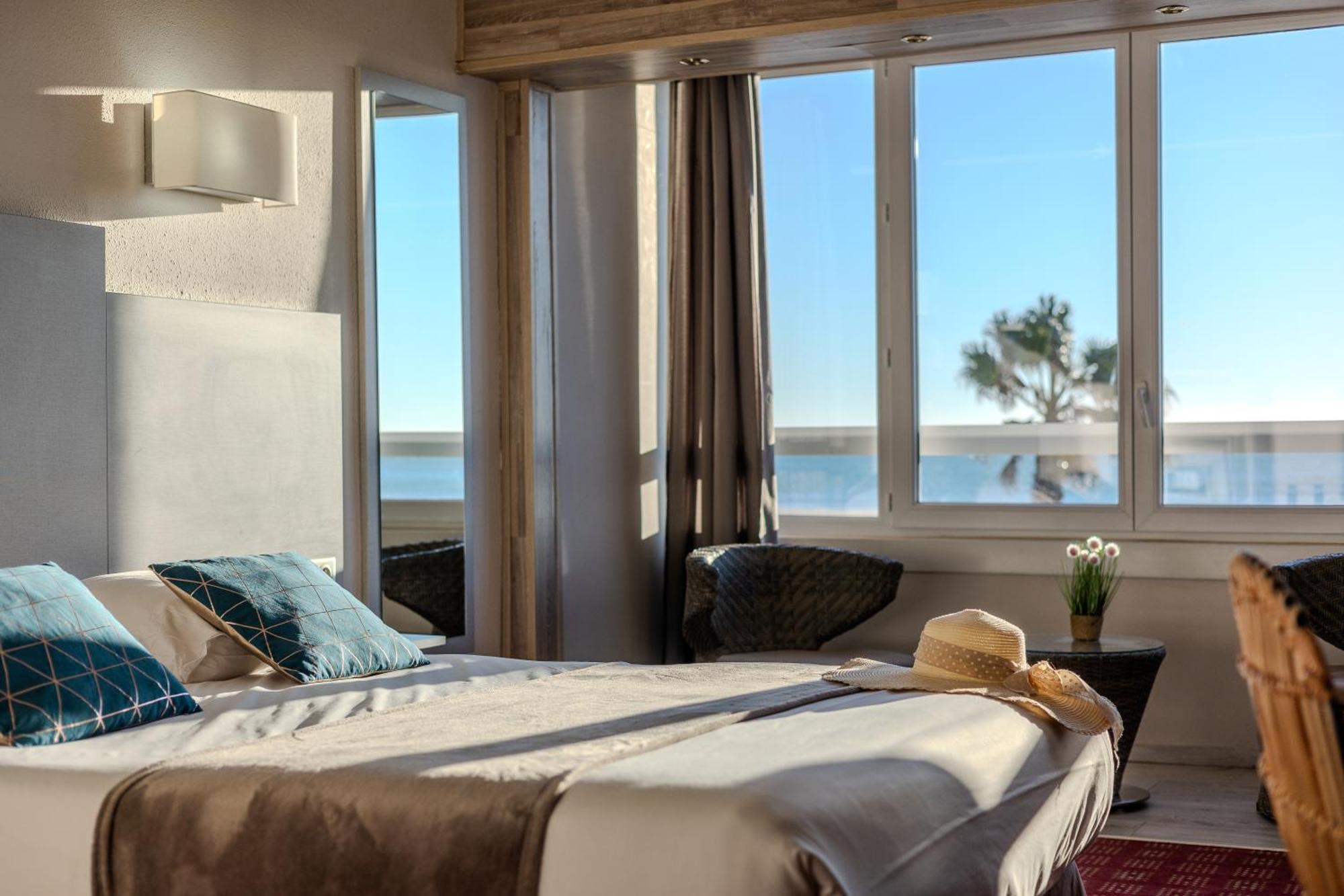 Logis Hotel & Restaurant Mediterranee Port-la-Nouvelle Eksteriør bilde