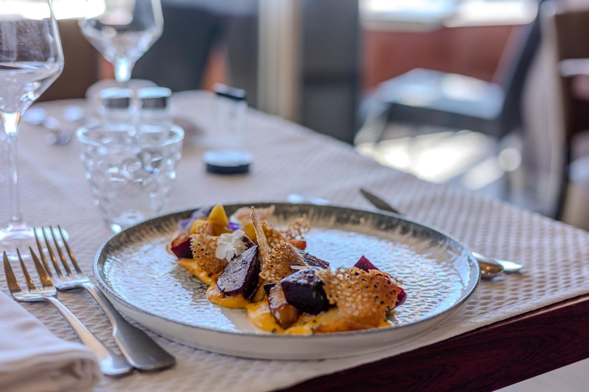 Logis Hotel & Restaurant Mediterranee Port-la-Nouvelle Eksteriør bilde