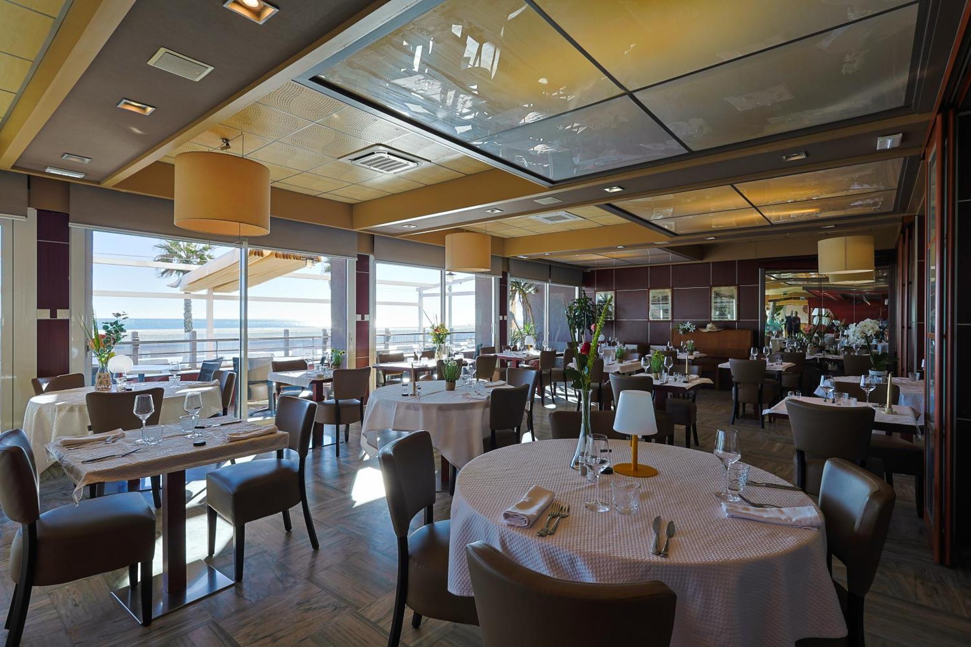 Logis Hotel & Restaurant Mediterranee Port-la-Nouvelle Eksteriør bilde