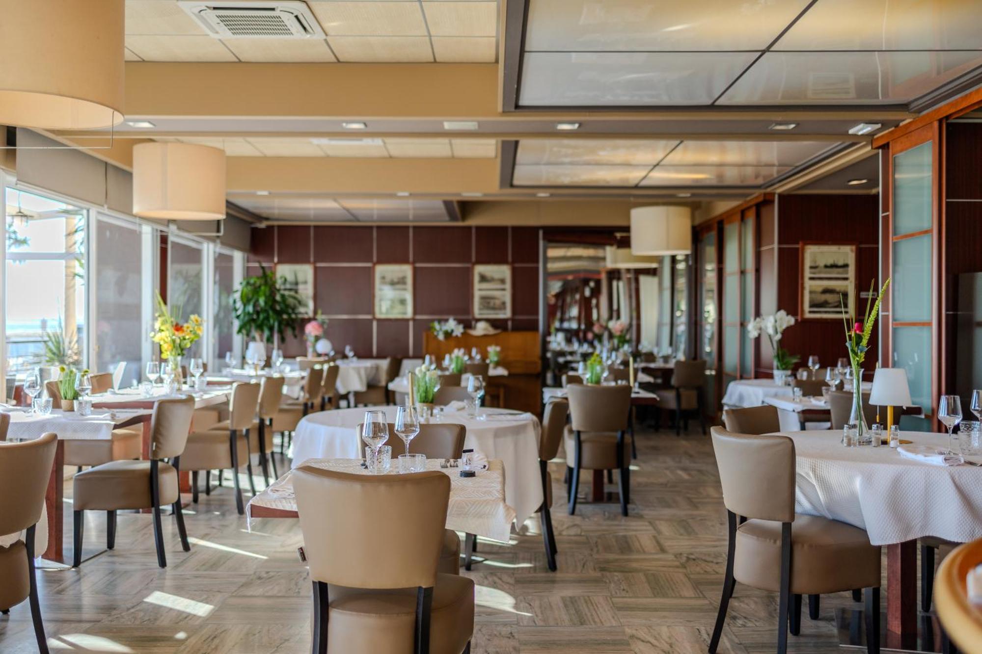 Logis Hotel & Restaurant Mediterranee Port-la-Nouvelle Eksteriør bilde